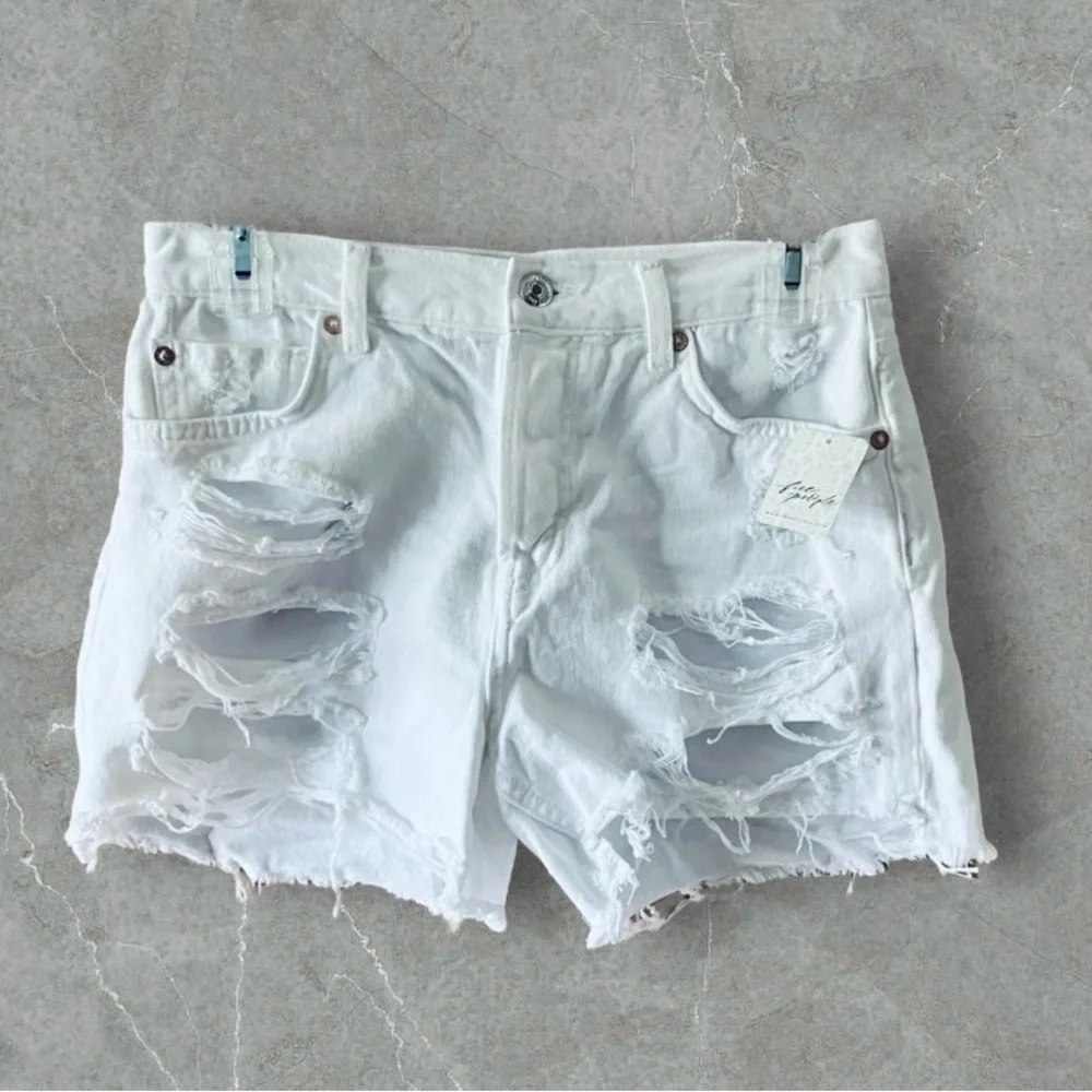NWT Free People Maggie Mid Rise Shorts